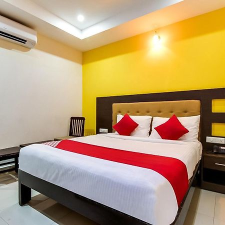 Oyo Flagship 9115 Hotel Udayee International Tirupati Eksteriør bilde