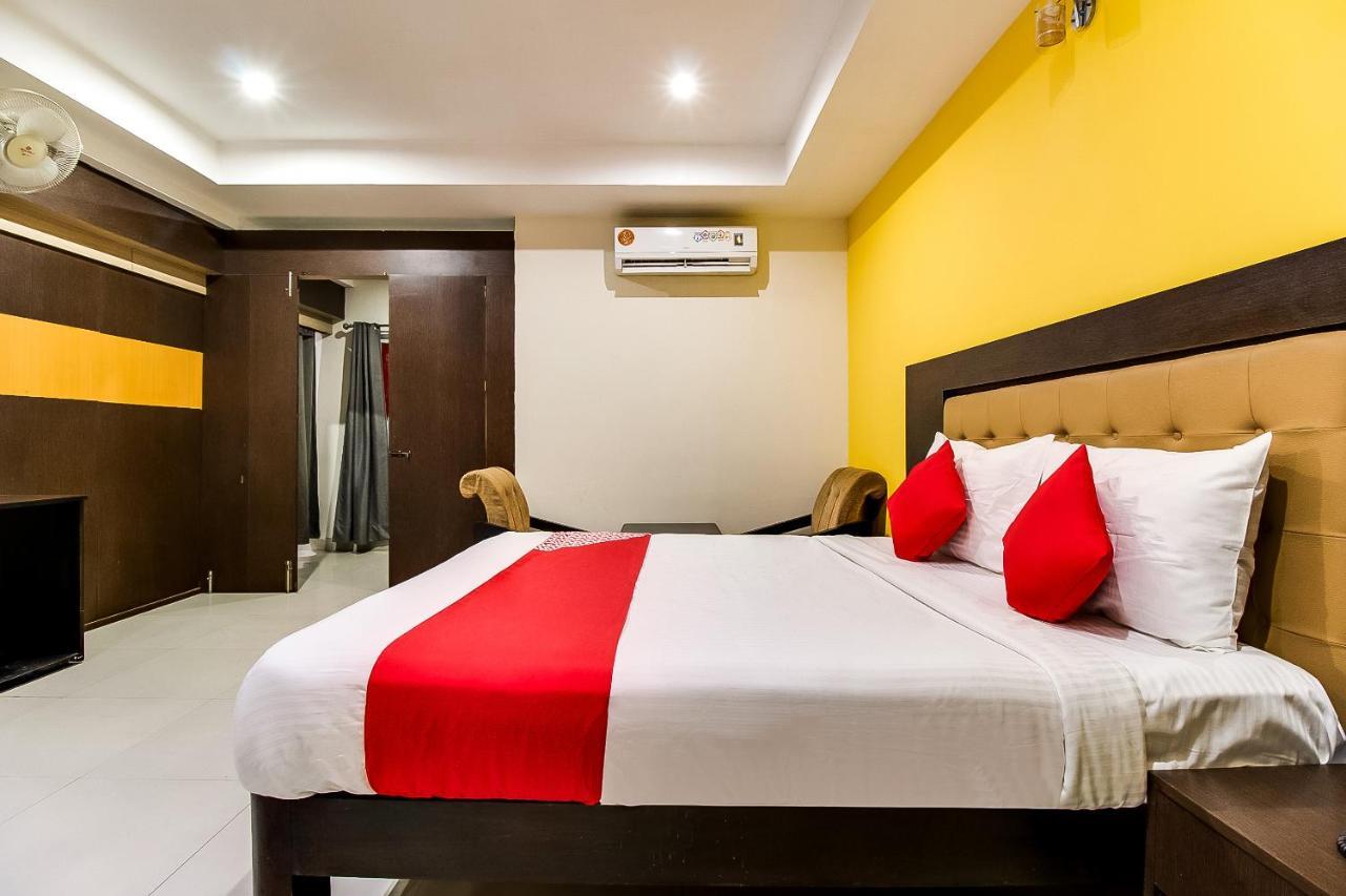 Oyo Flagship 9115 Hotel Udayee International Tirupati Eksteriør bilde