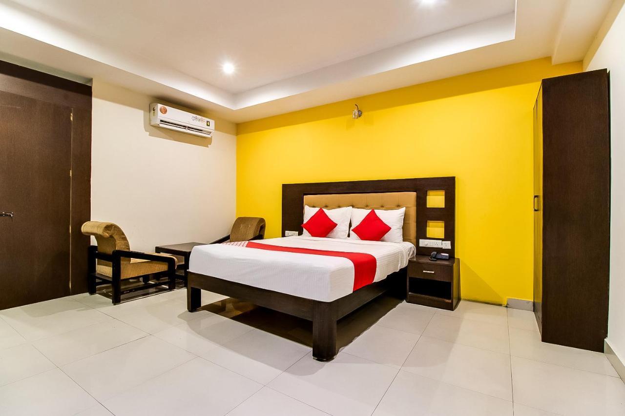 Oyo Flagship 9115 Hotel Udayee International Tirupati Eksteriør bilde